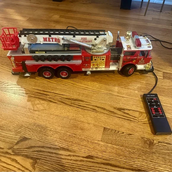 vintage New Bright Metro M.F.D. Snorkel Unit No. 2 fire engine toy truck